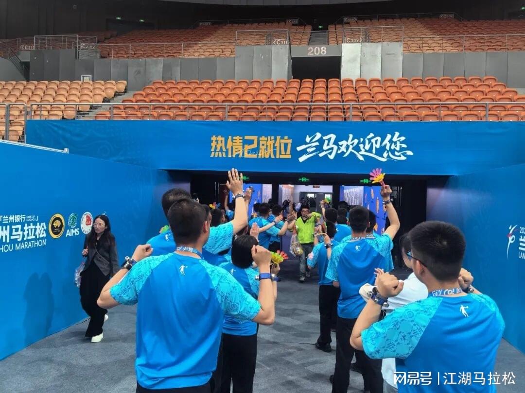 尼克斯太太团赛后计划曝光:一个要宅家烧烤,一个继续当护士