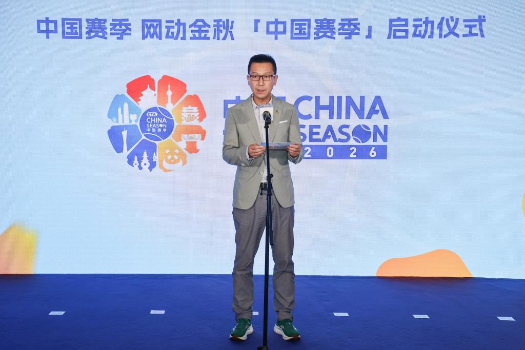 胆真大!拜仁1.8亿巨星当裁判的面拿球砸人脸 首次染红+缺战阿森纳